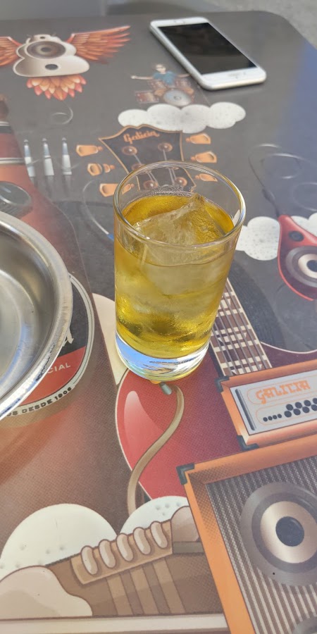 Bar-Disco-Pub-Pension-Taller Pinguela