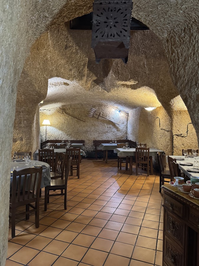 Cueva Miñambres