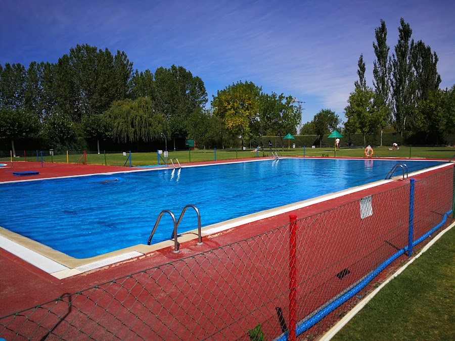 Piscina Fresno de La Vega