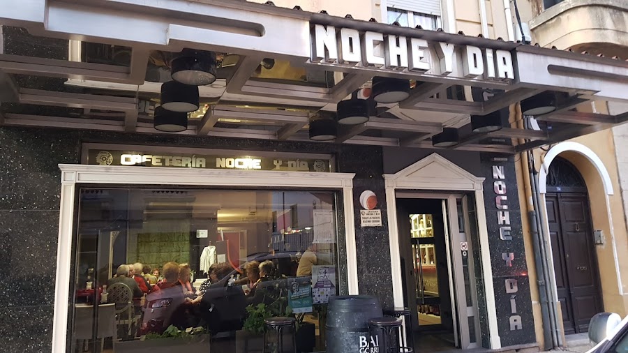 Vinoteca Cafetería Noche y Día